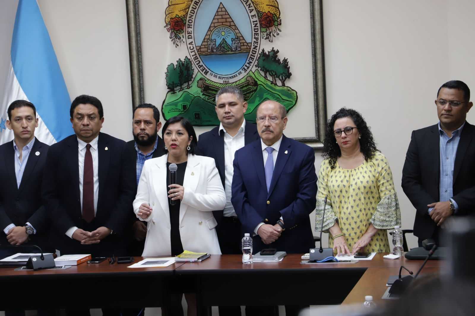 Comisión Especial que Investigará las actuaciones de los ex fiscales del Ministerio Público inició el trabajo para definir rutas de investigación